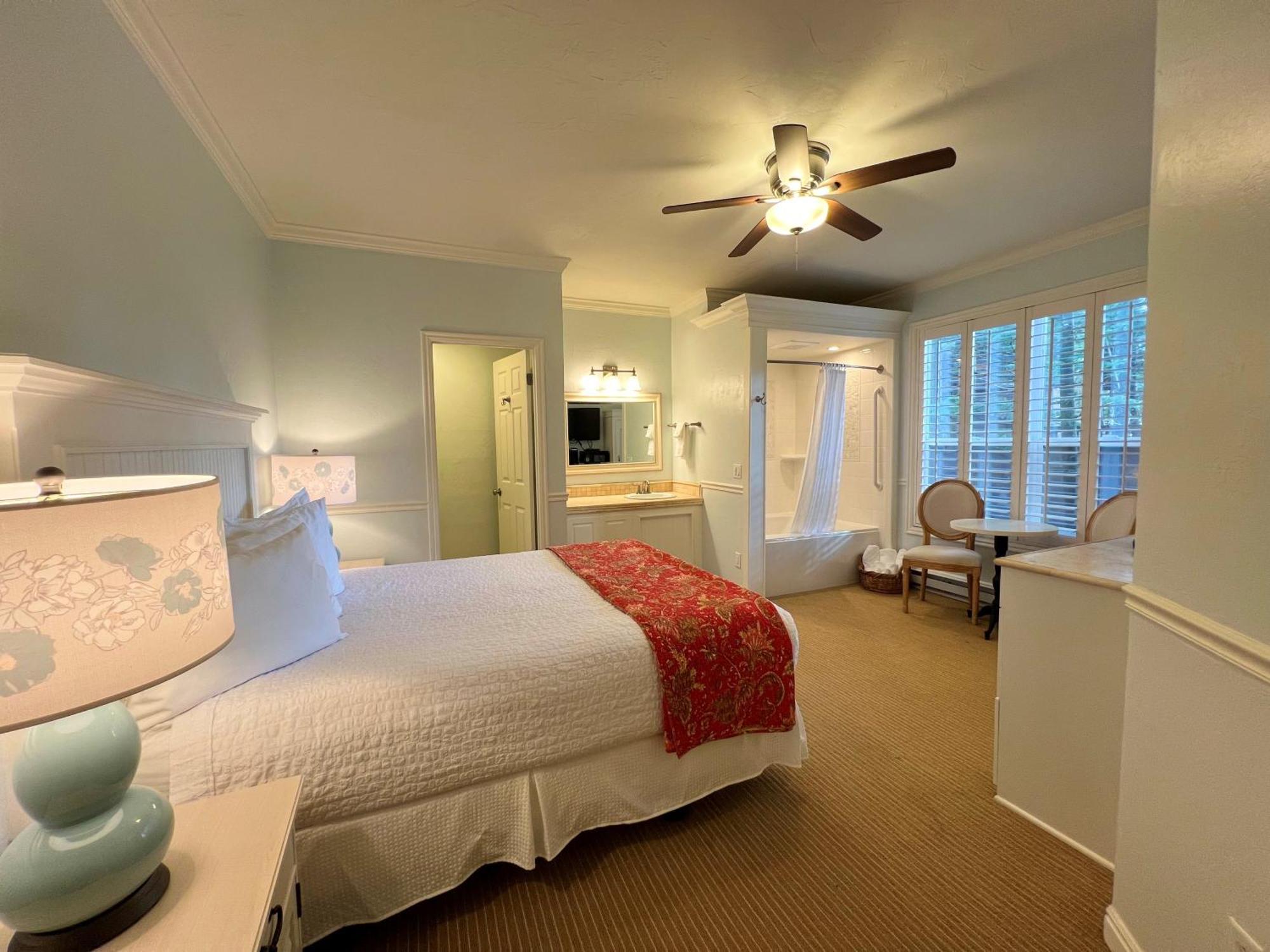 Best Western Grandma'S Feather Bed Mendenhaven Exterior photo