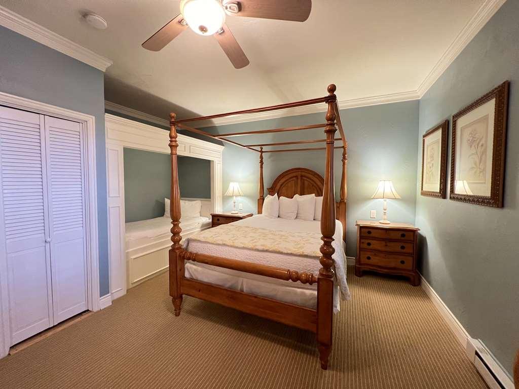 Best Western Grandma'S Feather Bed Mendenhaven Room photo
